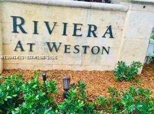 246 Riviera Cir #246