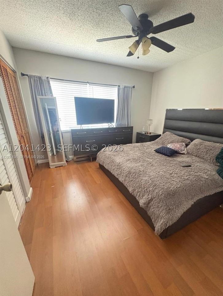 246 Riviera Cir #246 - Photo 3 of 10