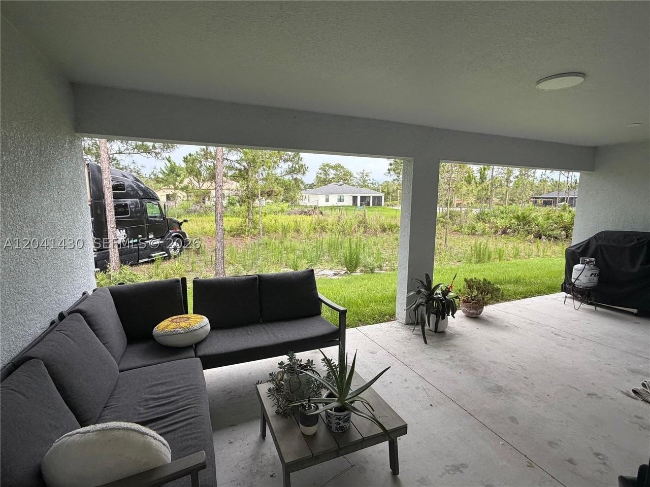 1006 Rush Ave - Photo 5 of 9