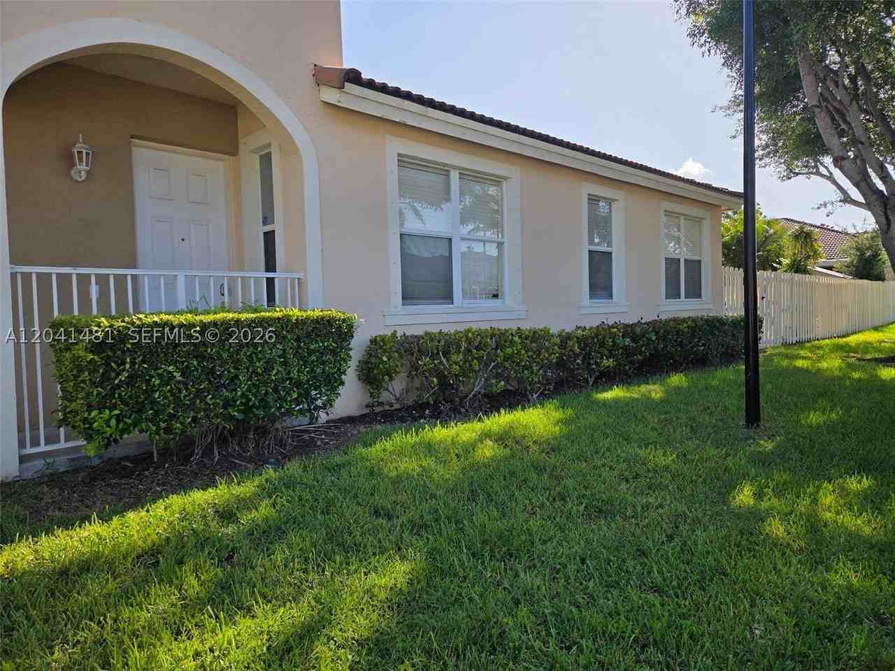 23751 Sw 110th Ave - Photo 2 of 12