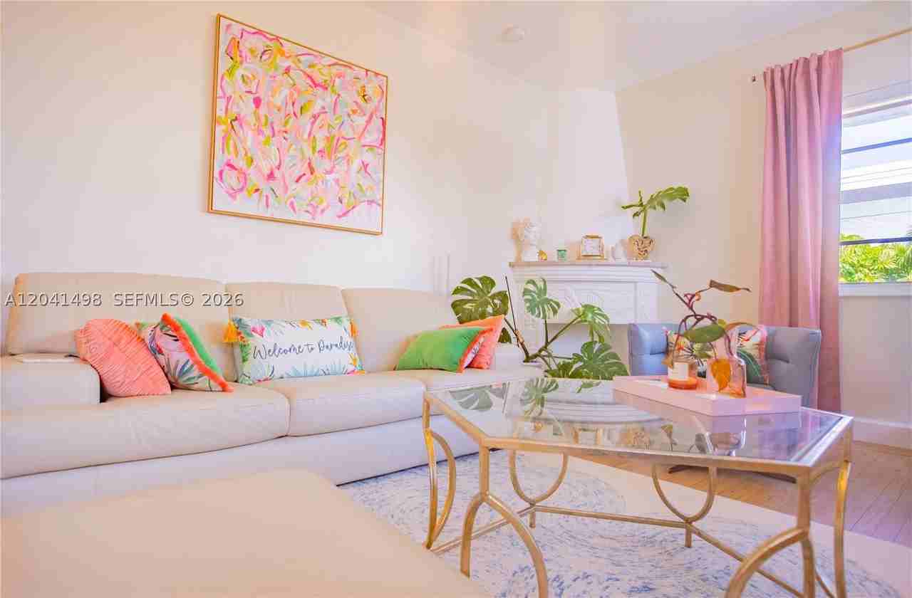 1559 Meridian Ave #208 - Photo 4 of 23