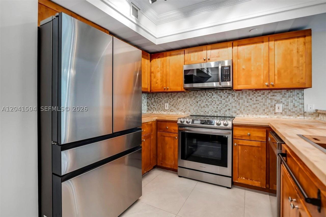 1723 Sw 2nd Ave #607 - Photo 2 of 40