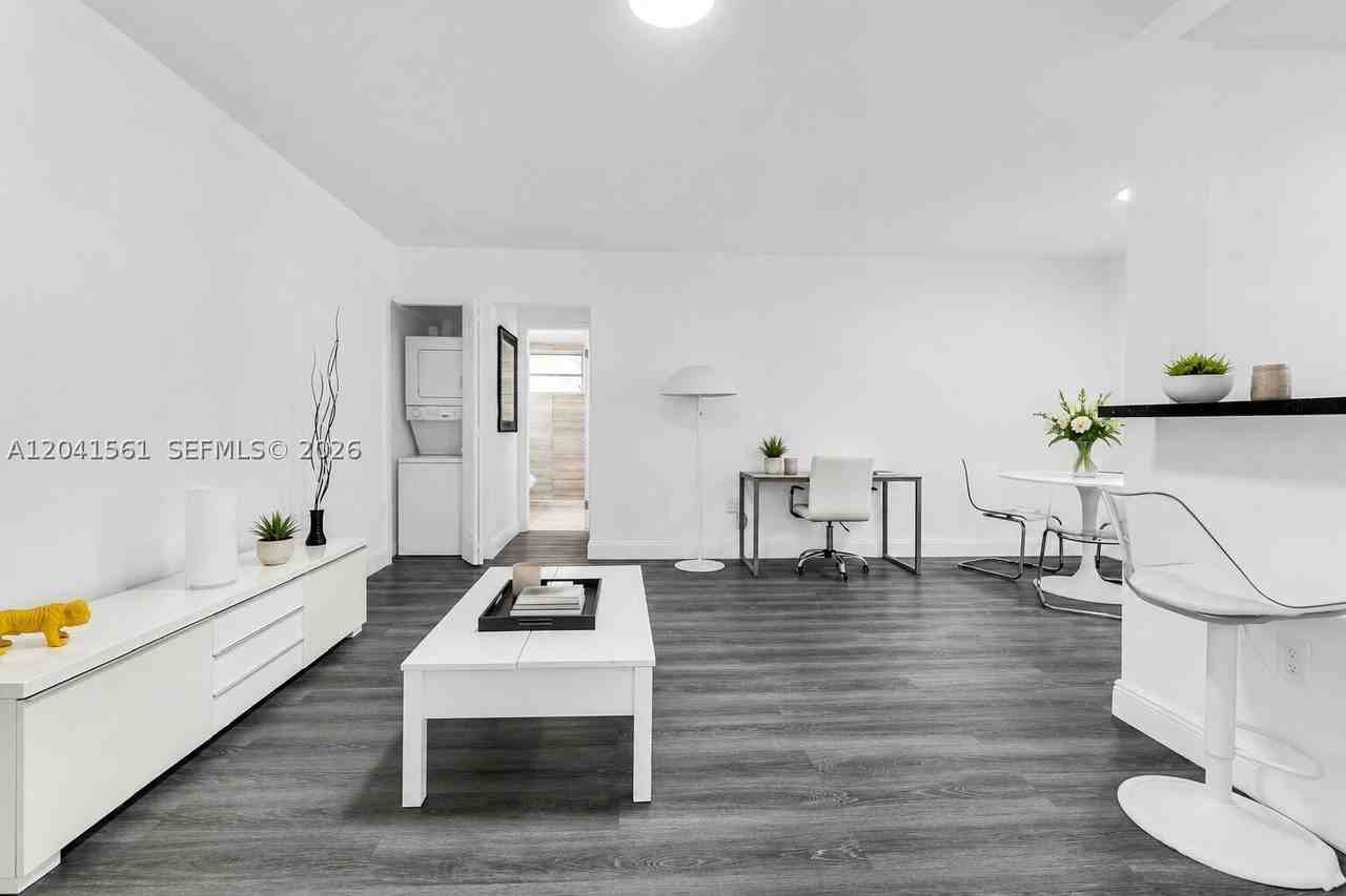 734 Meridian Ave #3 - Photo 6 of 20