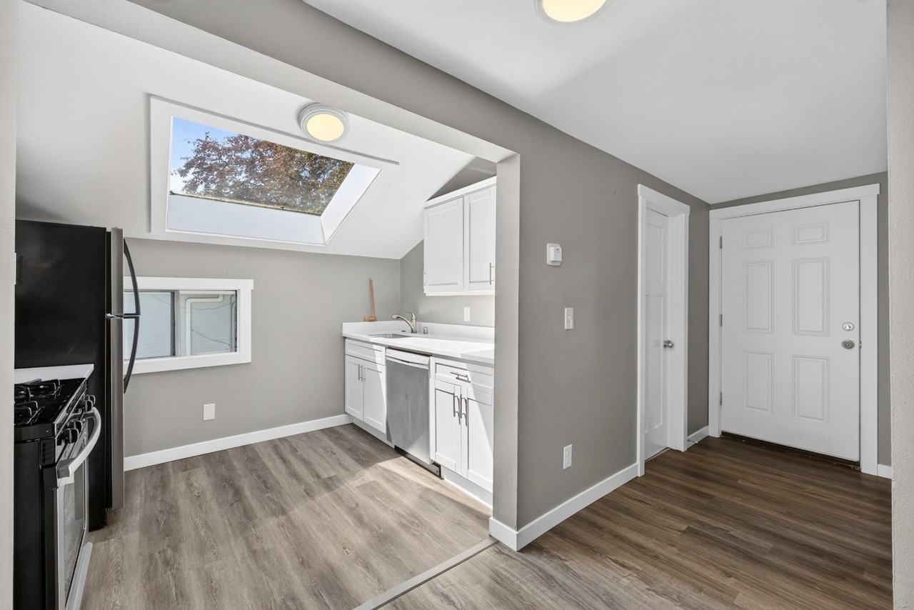 710 S L St #3 - Photo 5 of 19