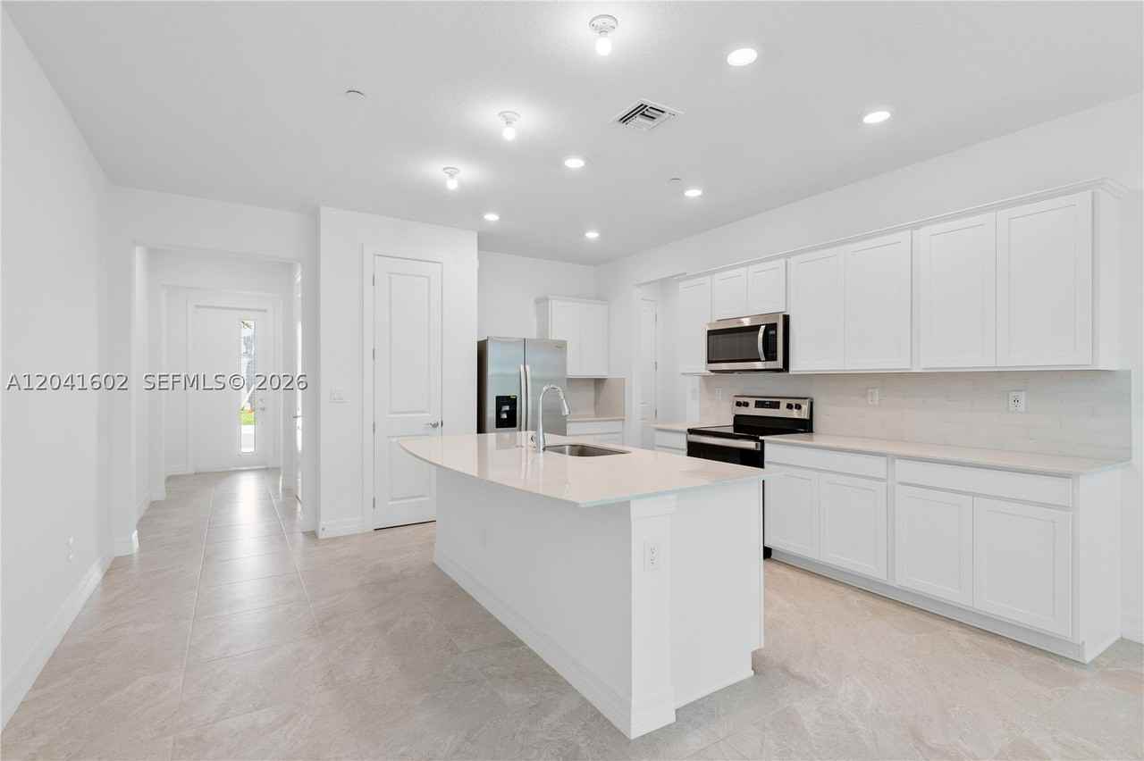 8344 Nw 7th Ct #8344 - Photo 5 of 30