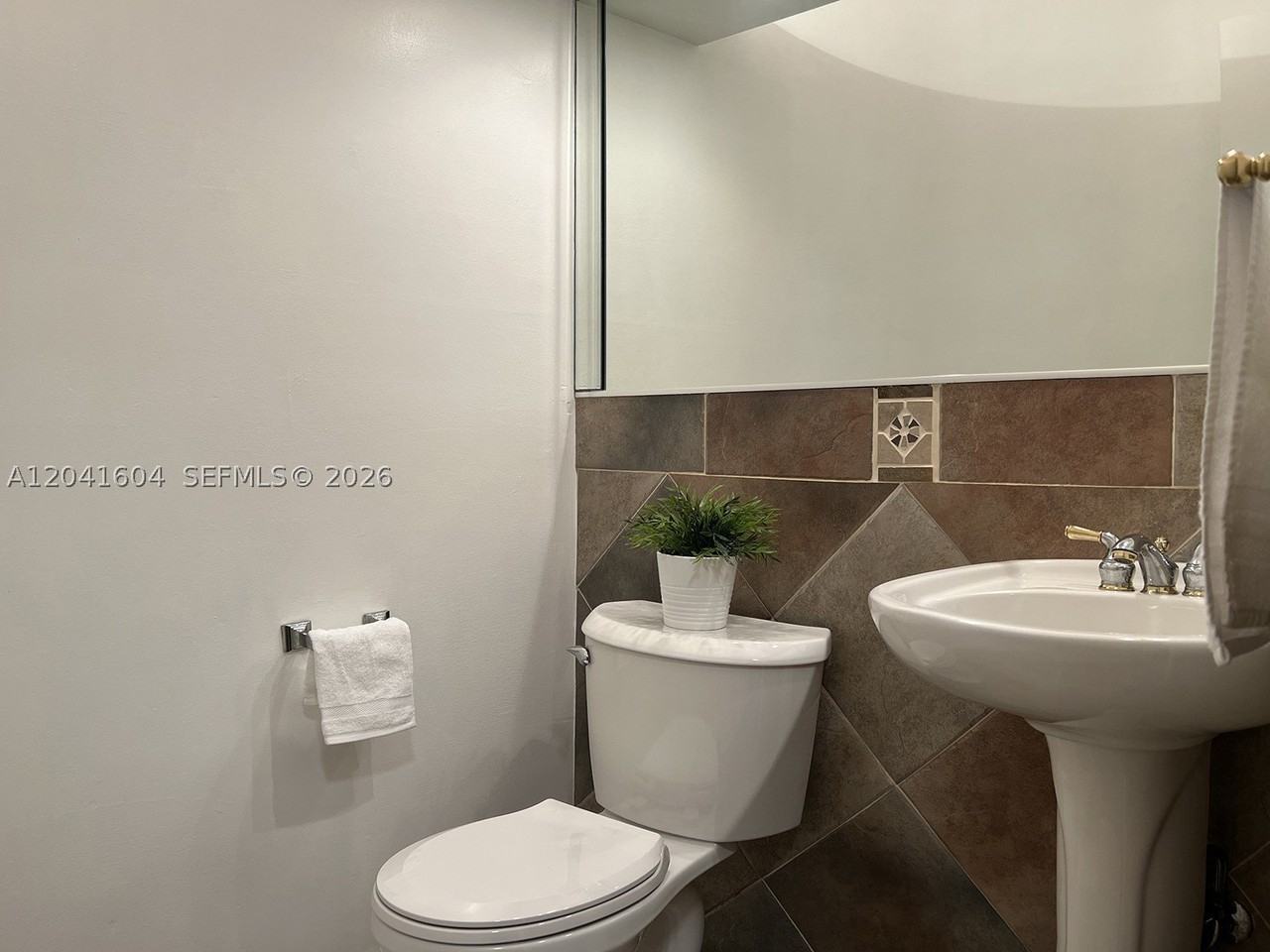 2161 Ne 68th St #306 - Photo 7 of 14