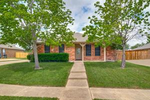 featured image of 3646 Hawthorne Trl