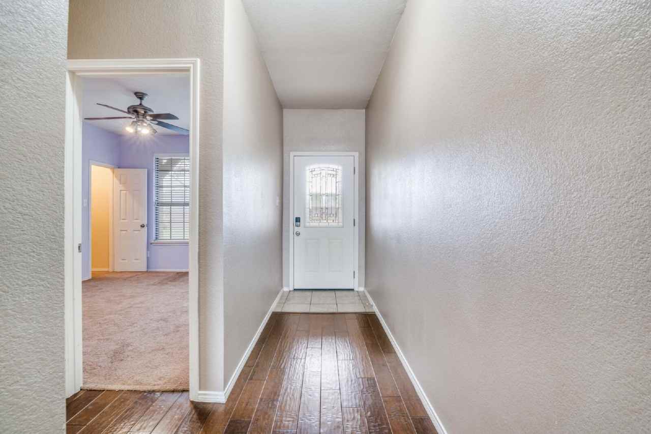 3646 Hawthorne Trl - Photo 3 of 26