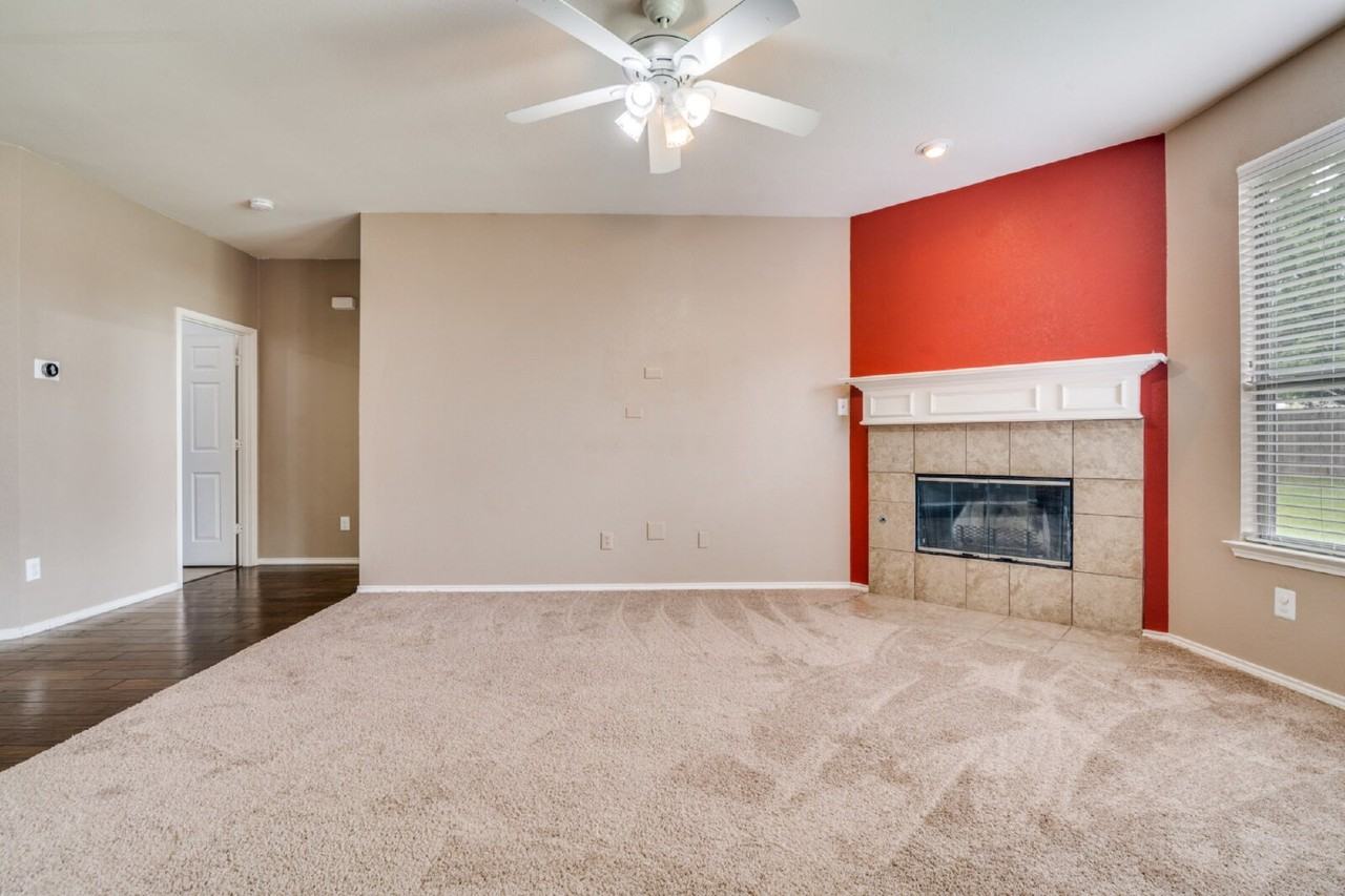 3646 Hawthorne Trl - Photo 5 of 26