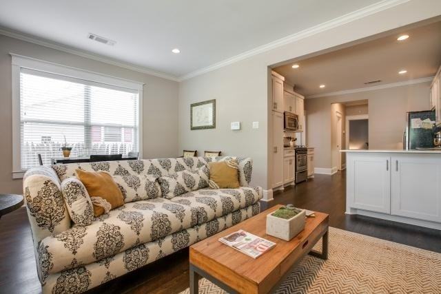 839 Woodlawn Ave - Photo 6 of 20