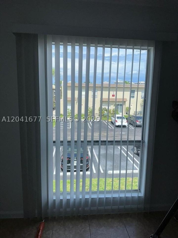 1500 N Congress Ave #B44 - Photo 4 of 28