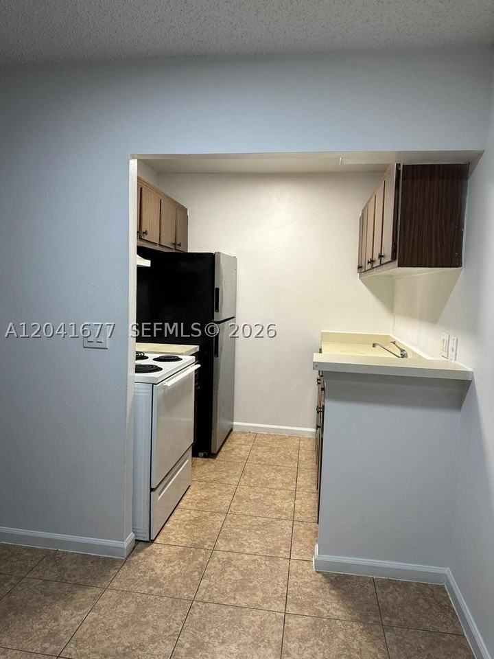 1500 N Congress Ave #B44 - Photo 6 of 28