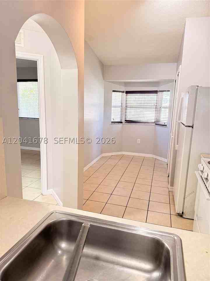 2930 Se 12th Rd #205-31 - Photo 5 of 16