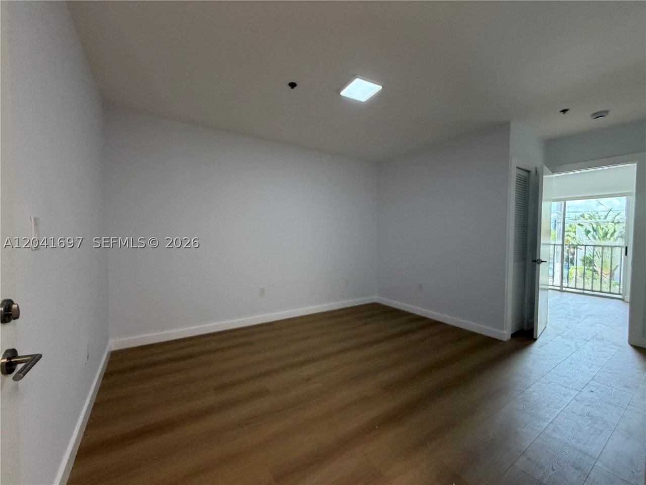 717 Sw 11th Ave #206 - Photo 2 of 11