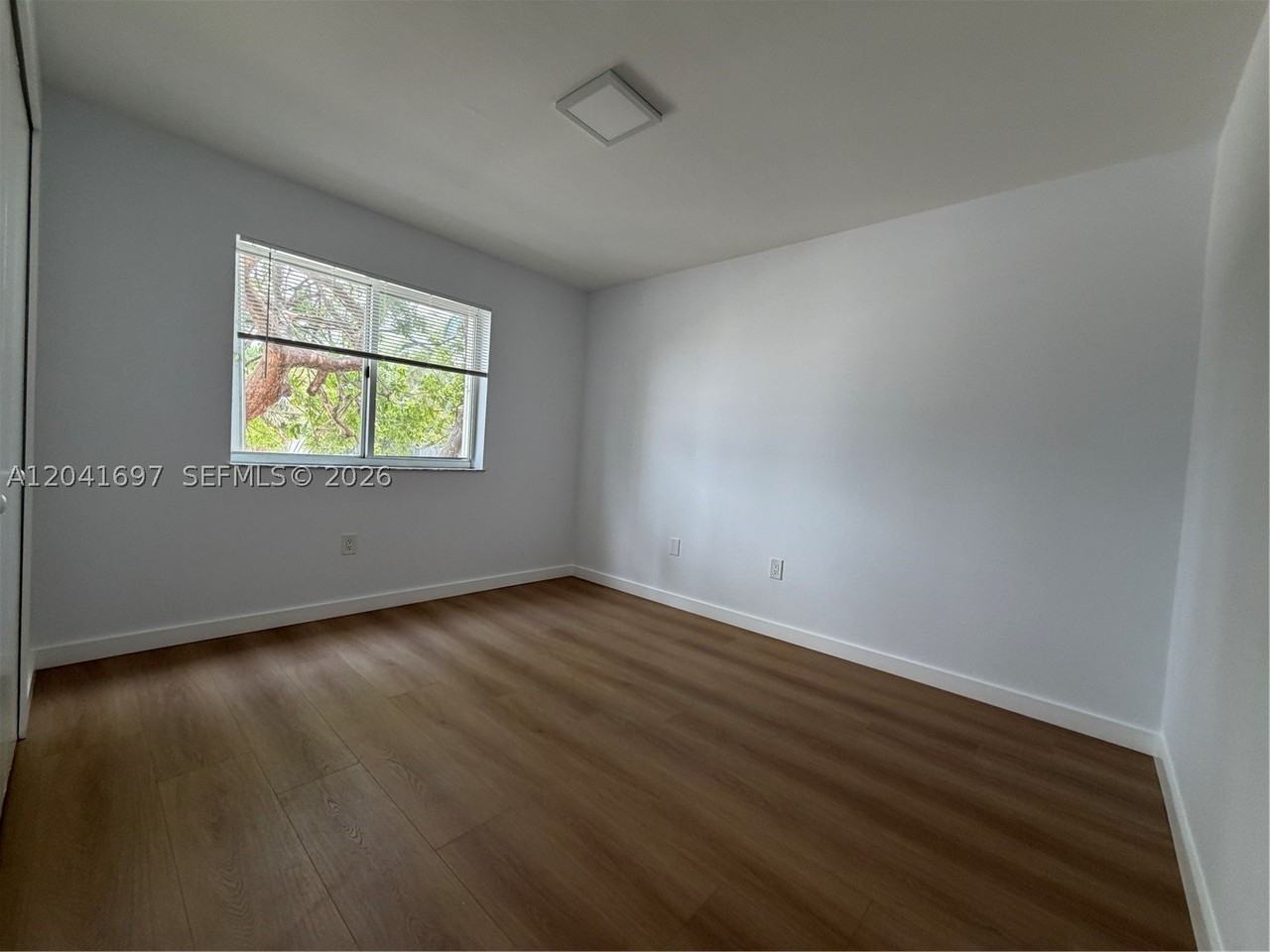 717 Sw 11th Ave #206 - Photo 6 of 11