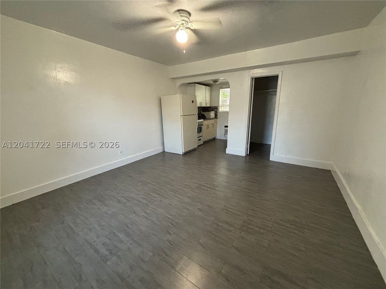 1843 Dewey St #104 - Photo 6 of 10