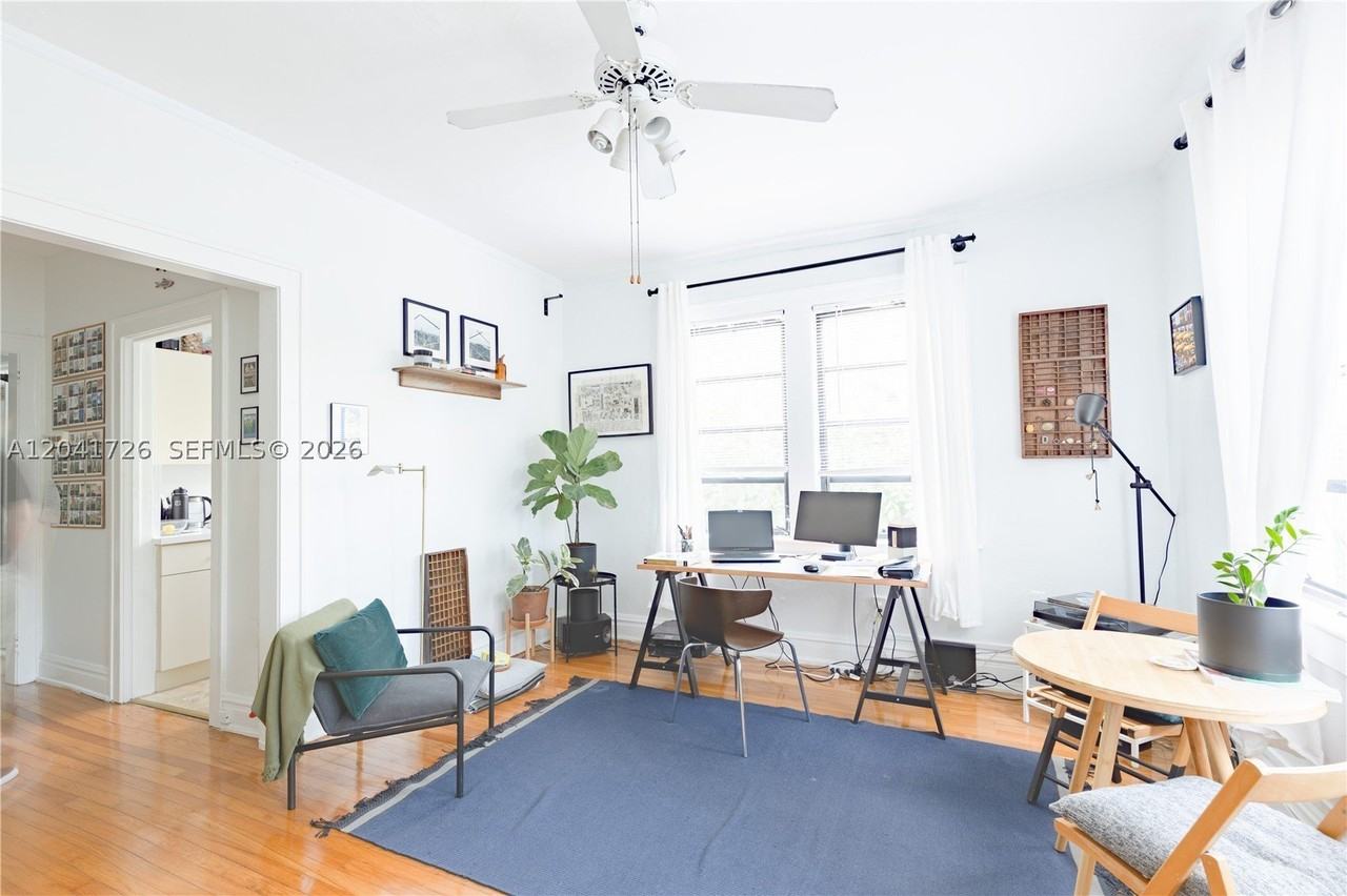 320 Mendoza Ave #3 - Photo 2 of 7