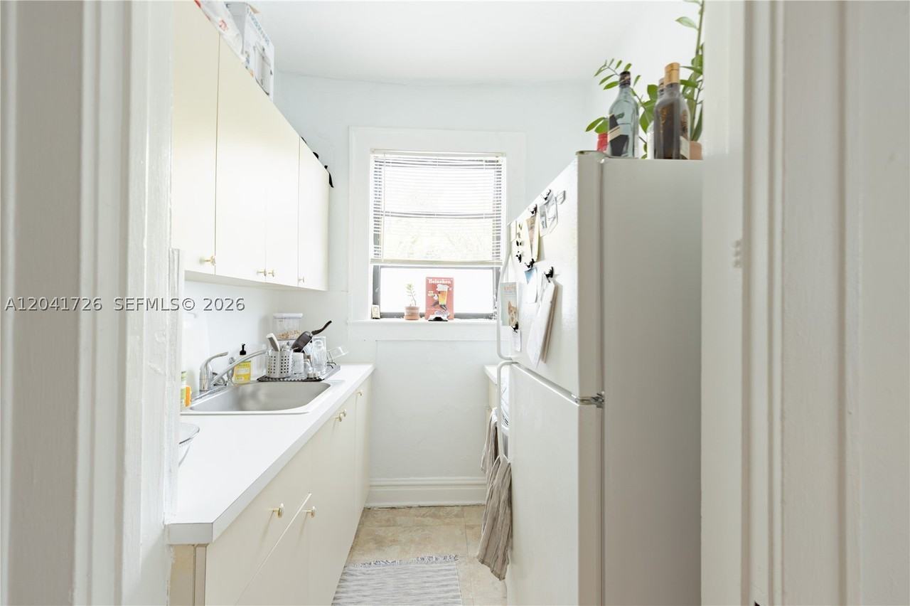 320 Mendoza Ave #3 - Photo 5 of 7