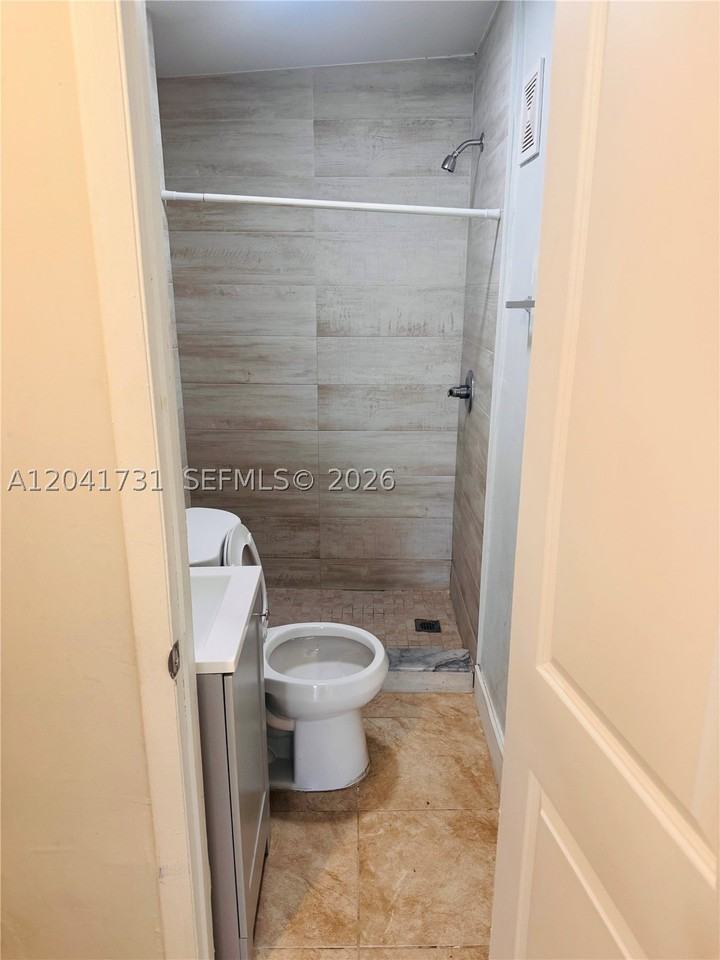 7620 Sw 21st St #2 - Photo 3 of 5