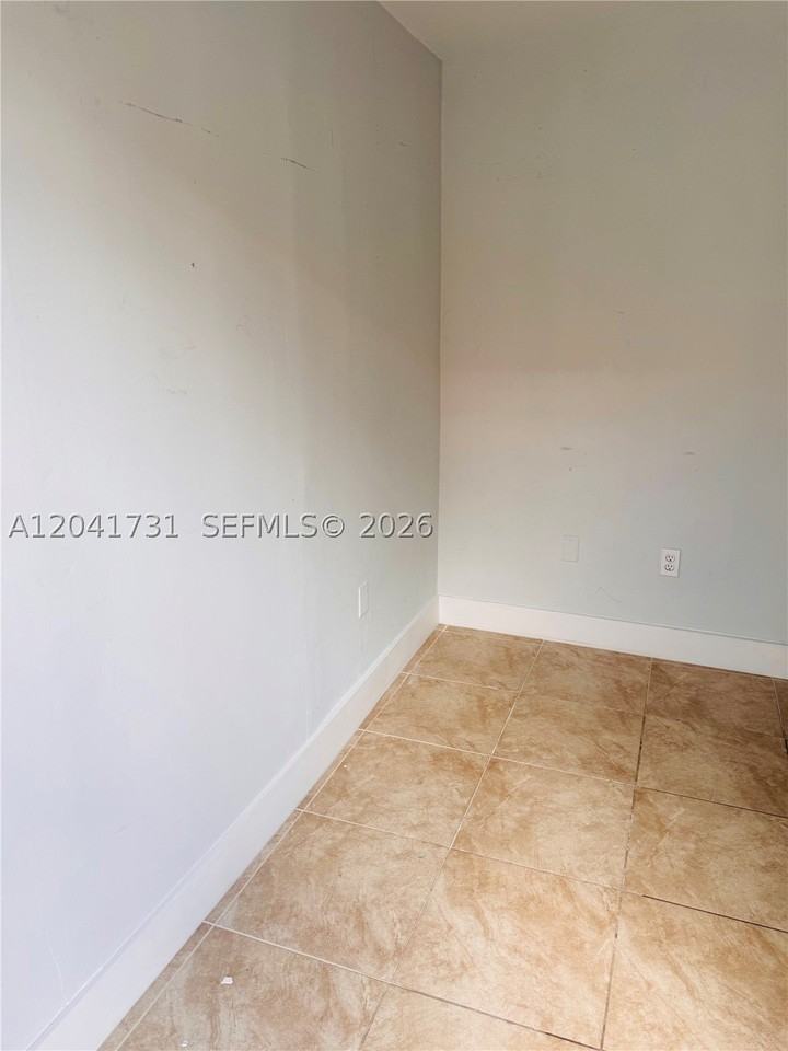 7620 Sw 21st St #2 - Photo 5 of 5