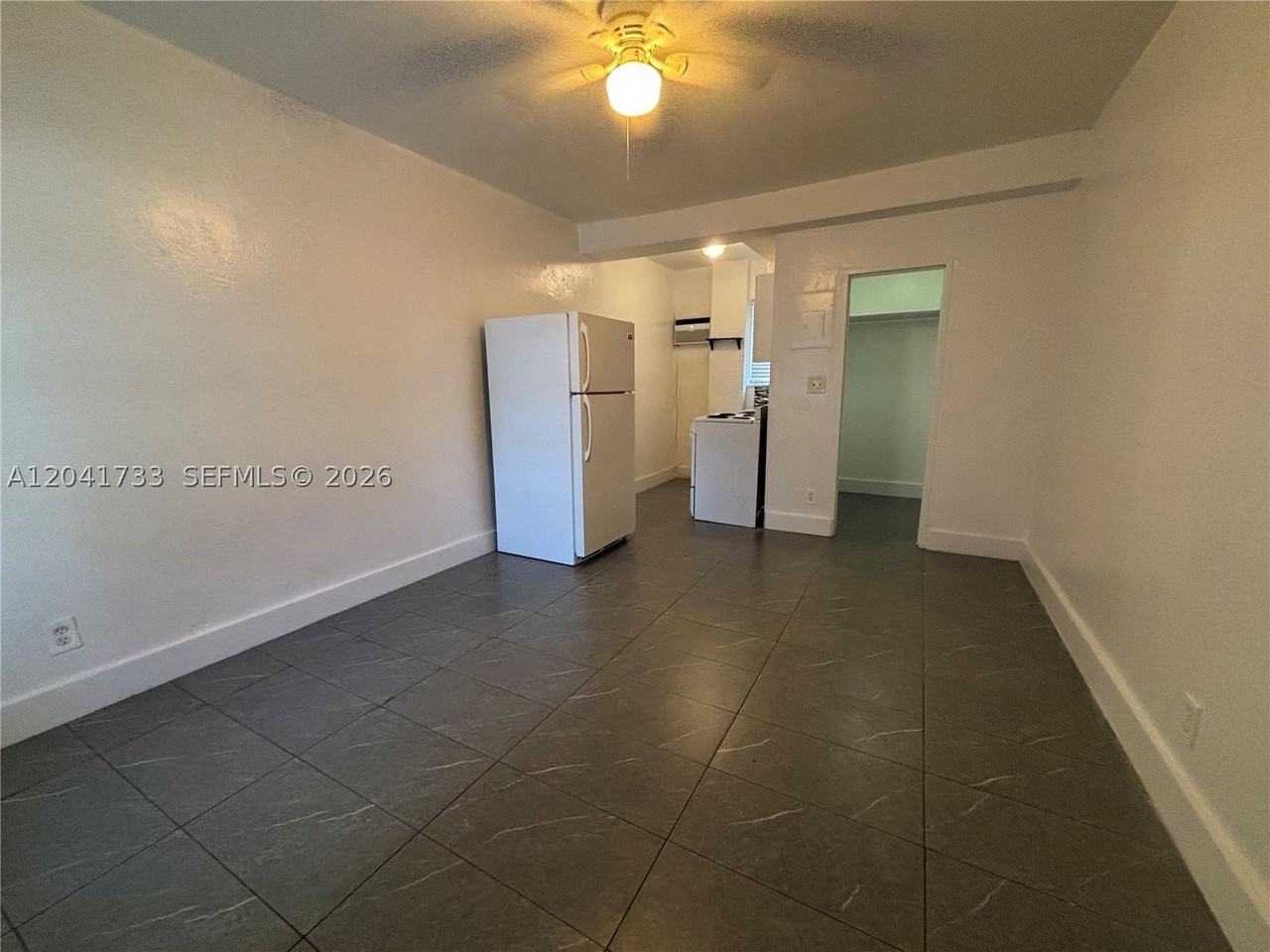 1843 Dewey St #110 - Photo 6 of 11