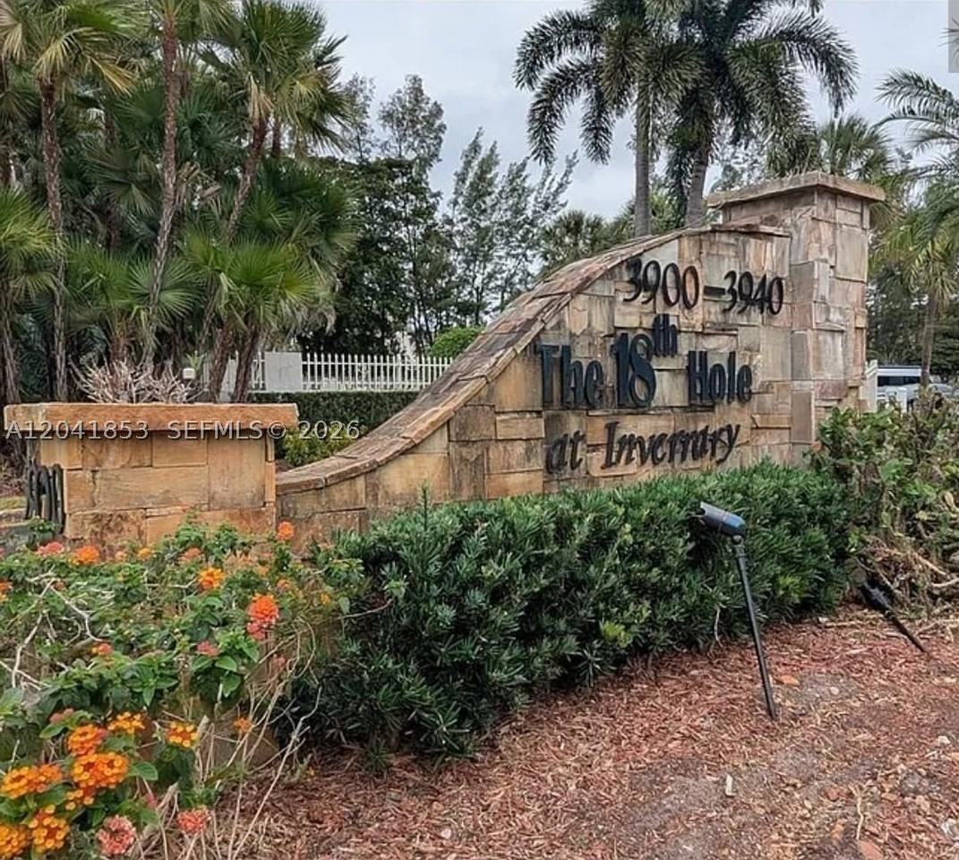 3910 Inverrary Blvd #703B