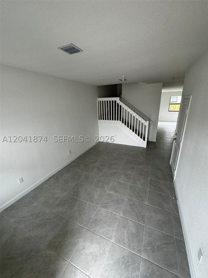 285 Sw 159th Ln #0 - Photo 4 of 39