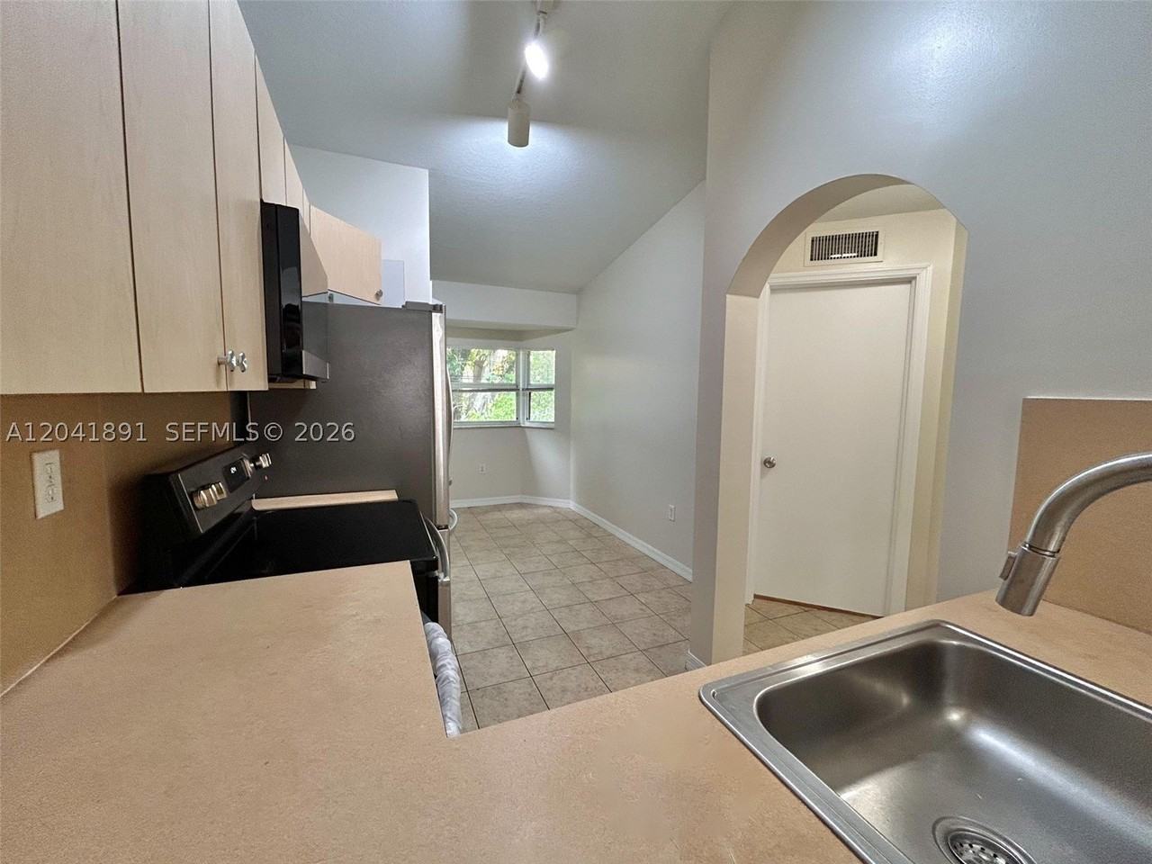 1270 Se 28th Ct #202 - Photo 2 of 19