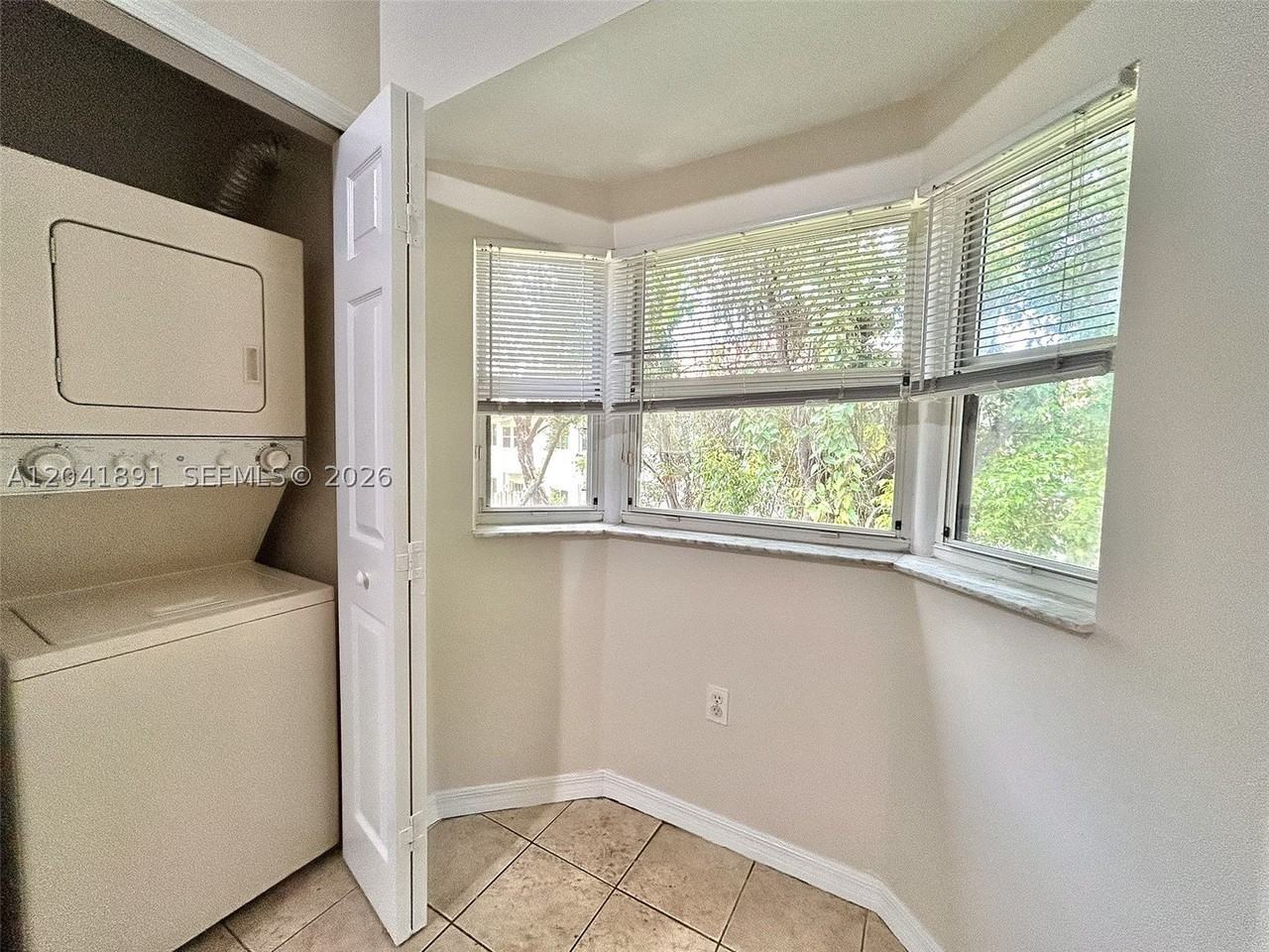 1270 Se 28th Ct #202 - Photo 3 of 19