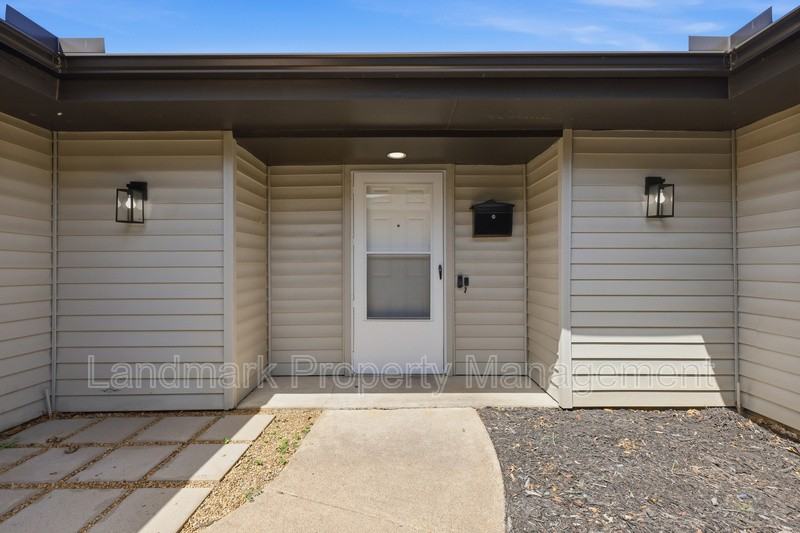 4349 Altamesa Blvd - Photo 5 of 29