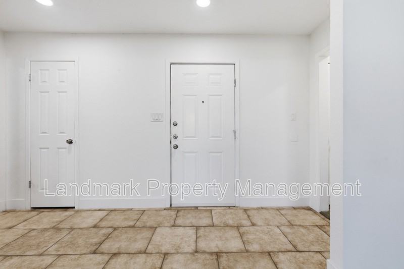 4349 Altamesa Blvd - Photo 6 of 29