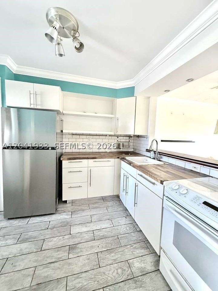 1530 Ne 191st St #340 - Photo 2 of 14