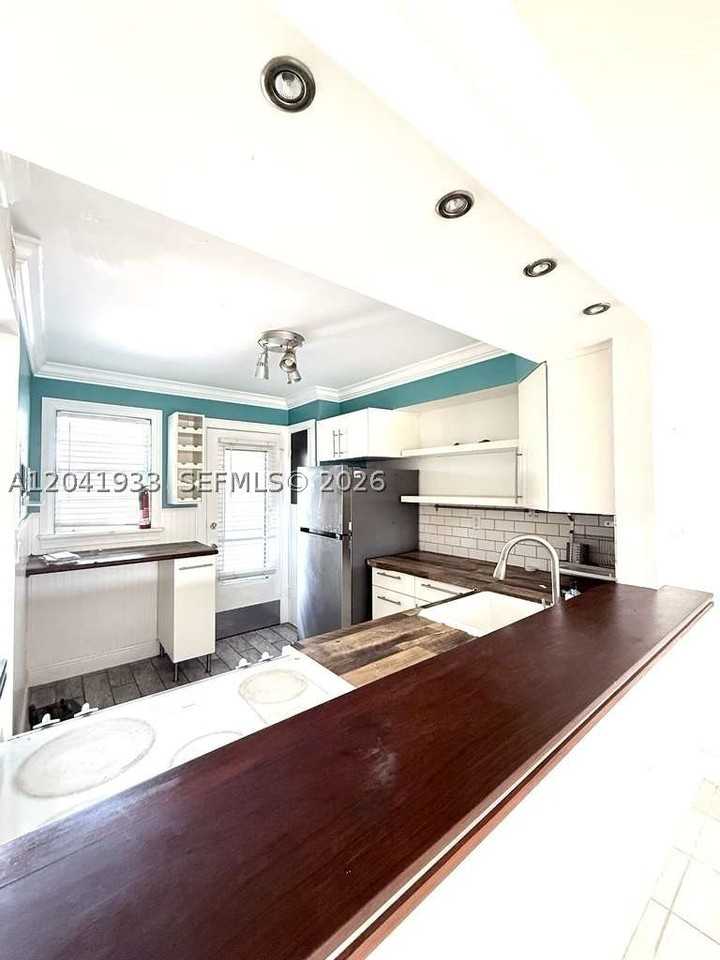 1530 Ne 191st St #340 - Photo 4 of 14
