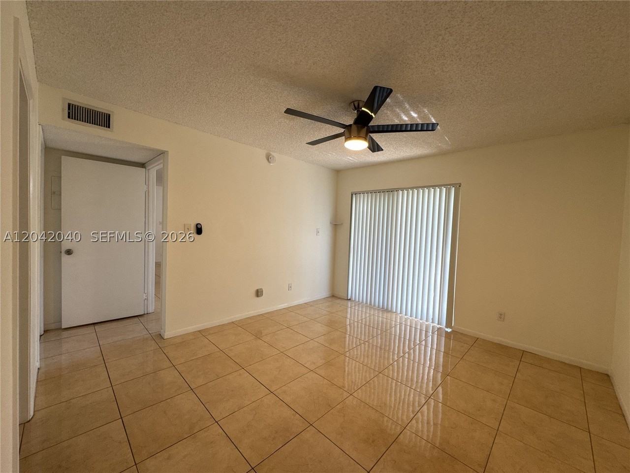 550 S Park Rd #18-8 - Photo 6 of 13