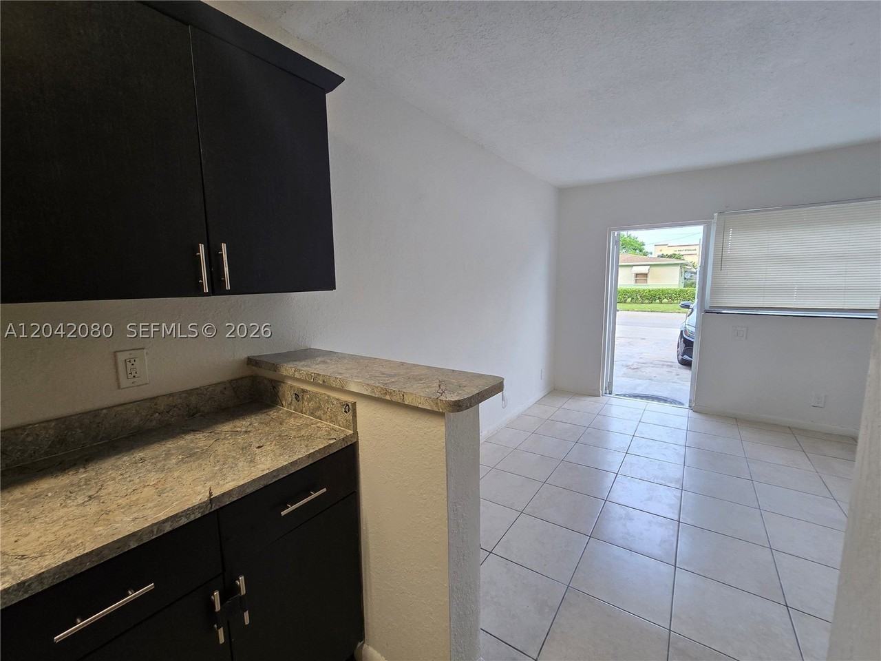 2203 Taft St #B - Photo 2 of 17