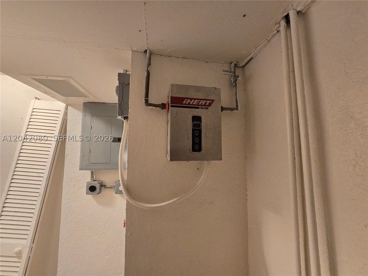2203 Taft St #B - Photo 5 of 17