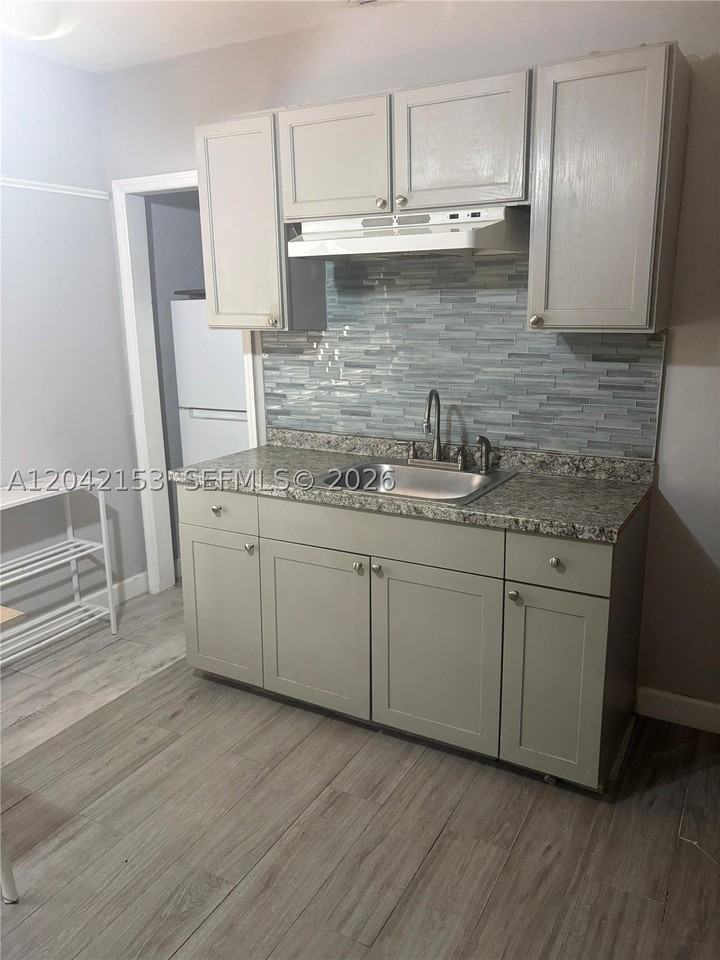 6837 Sw 39th Ter #2 - Photo 4 of 17