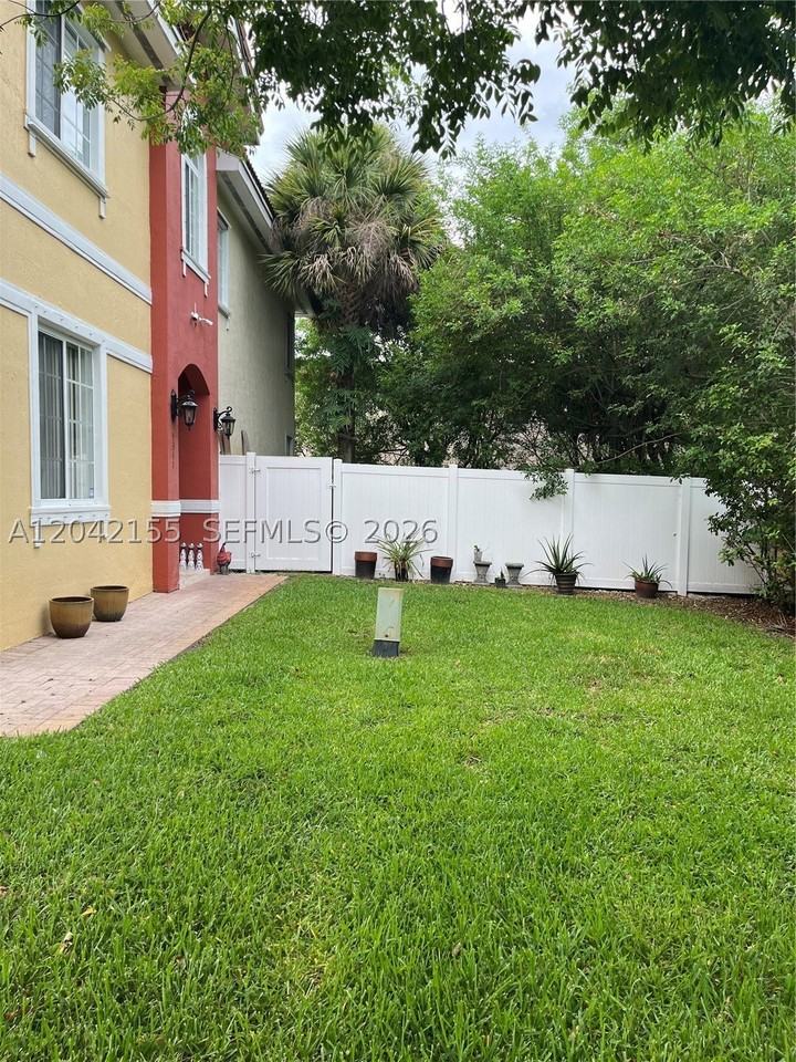 5347 Sw 40th Ave #5347 - Photo 3 of 27