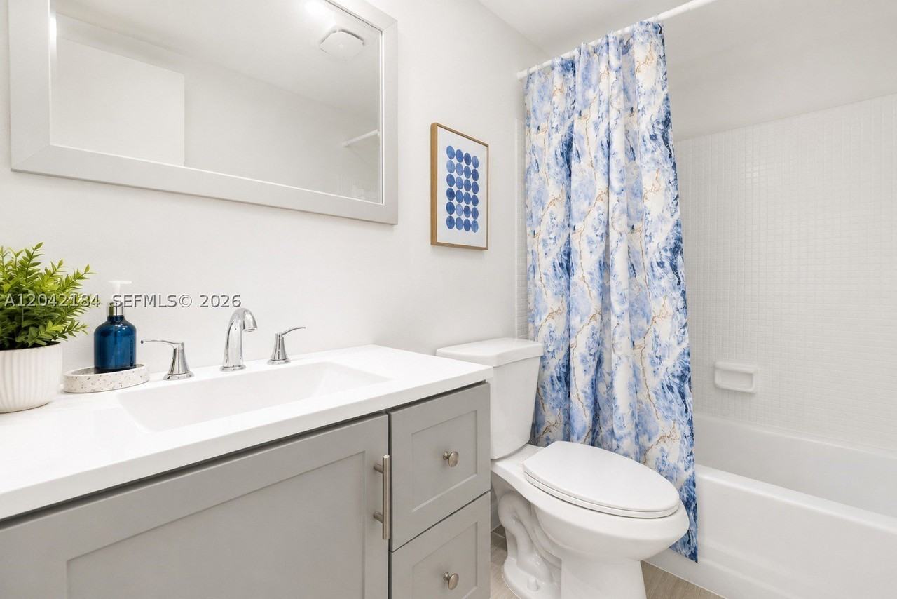 7605 Nw 5th Pl #103 - Photo 5 of 9