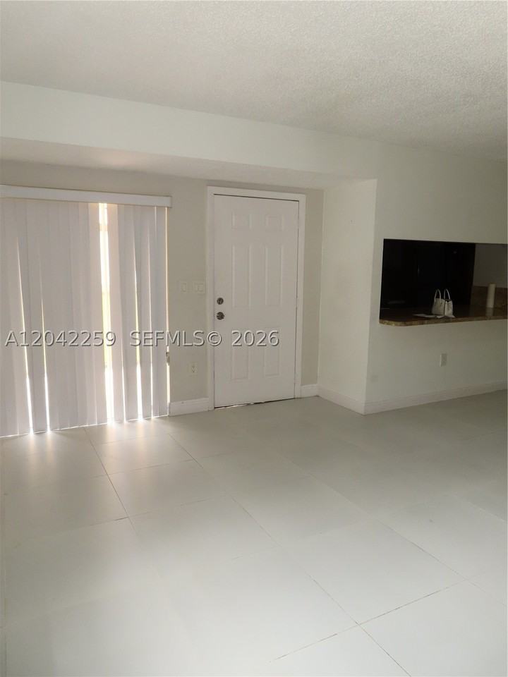 13894 Sw 65th Ter #12 - Photo 3 of 36
