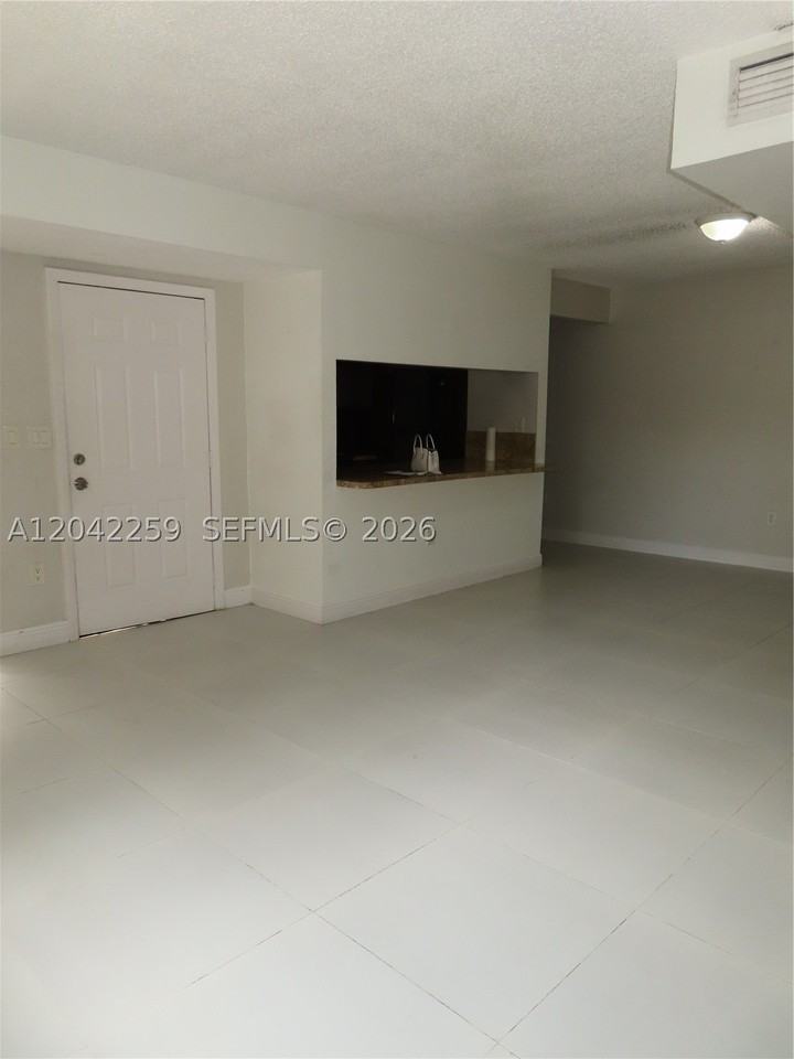 13894 Sw 65th Ter #12 - Photo 4 of 36