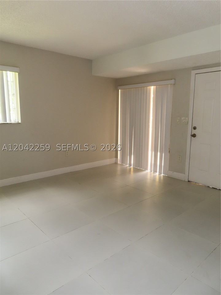 13894 Sw 65th Ter #12 - Photo 5 of 36