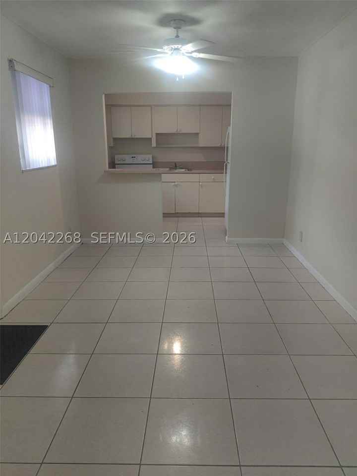 844 Sw 10th St #3 - Photo 3 of 14