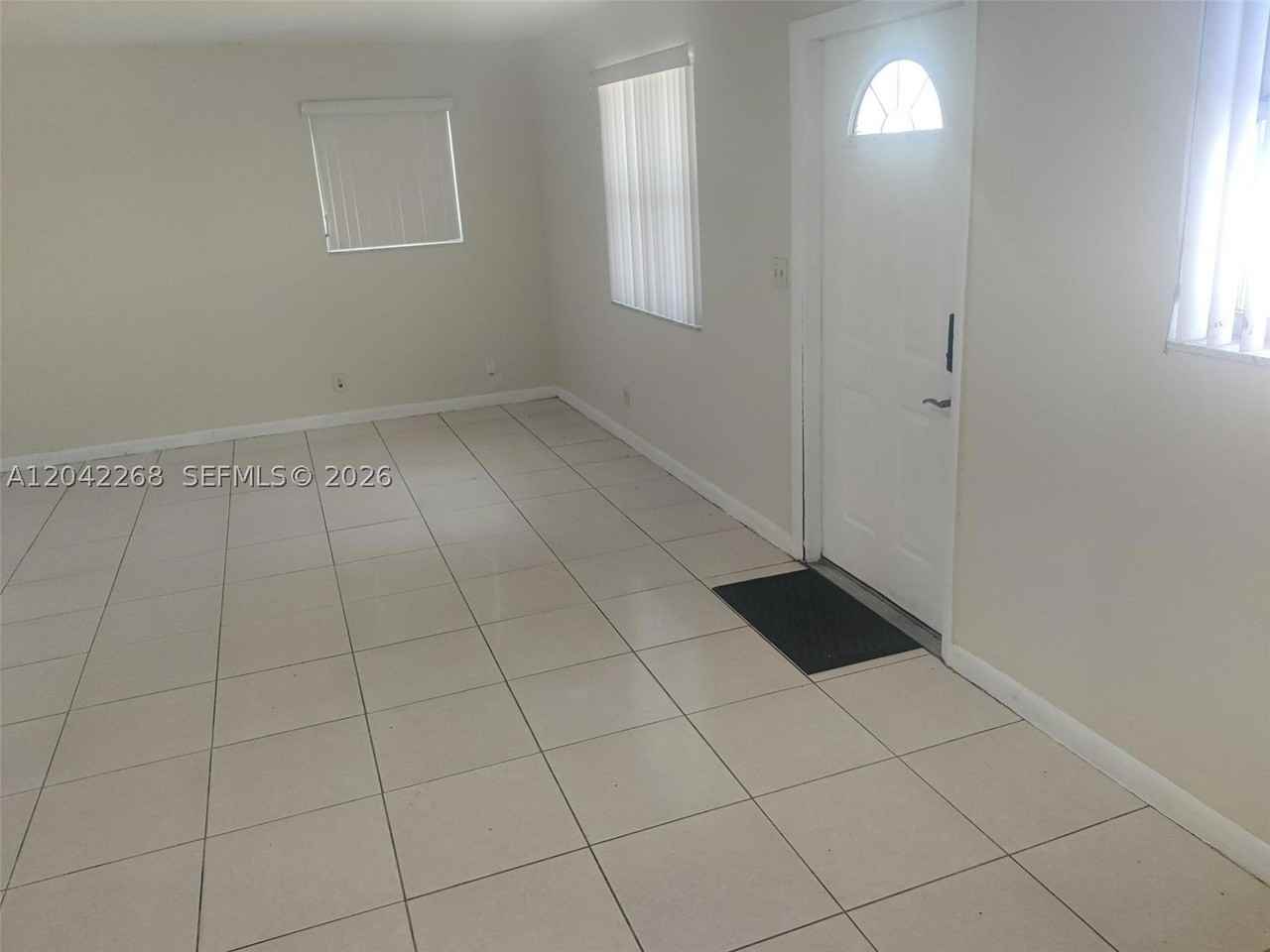 844 Sw 10th St #3 - Photo 4 of 14