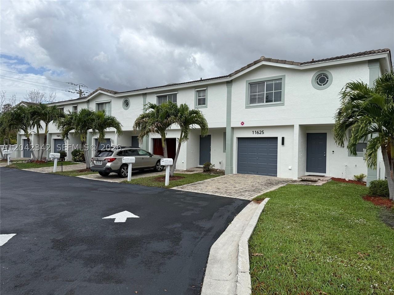 11627 Nw 23rd Ct #11627 - Photo 4 of 30