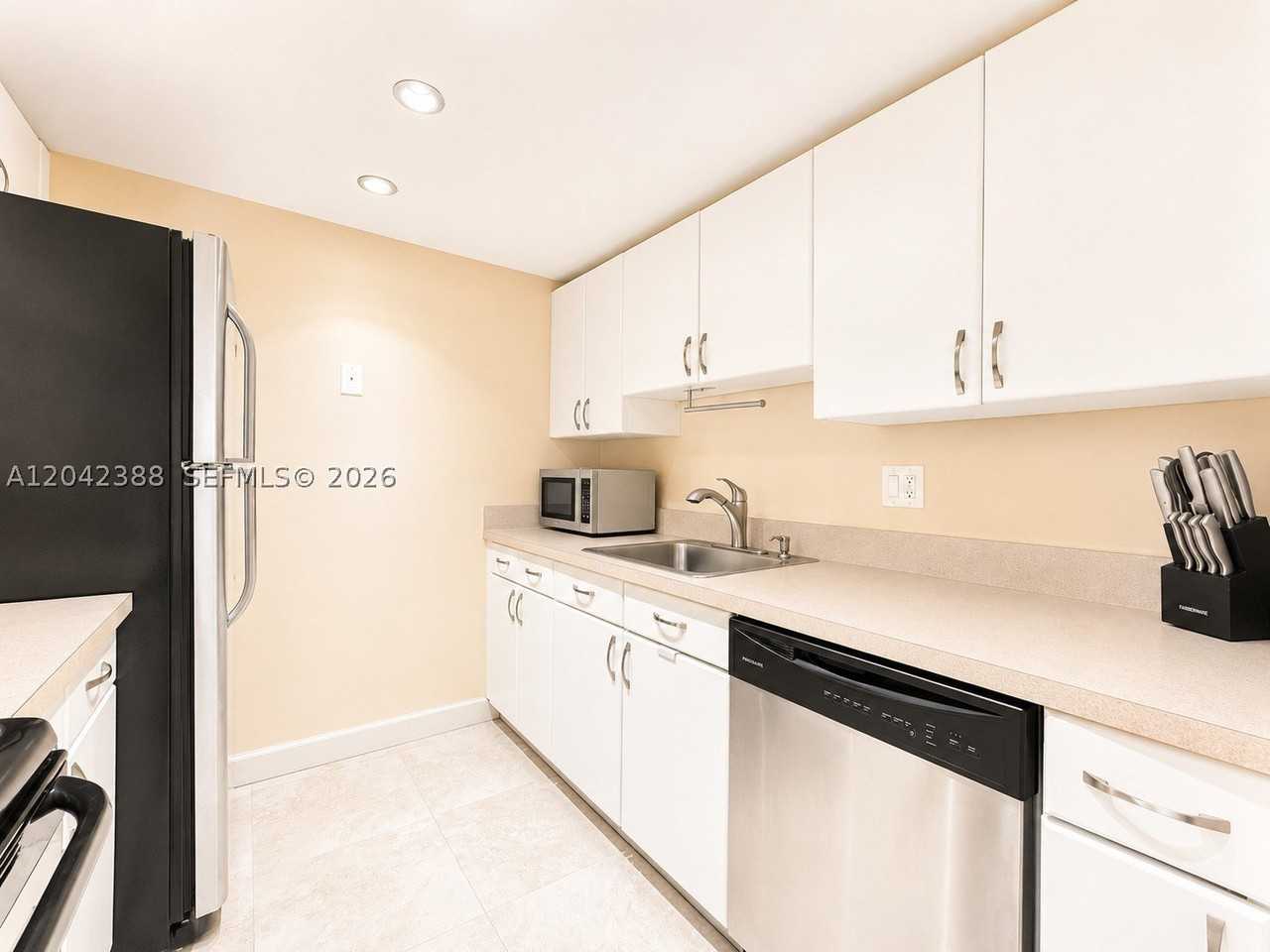 14421 N Kendall Dr #000 - Photo 4 of 21