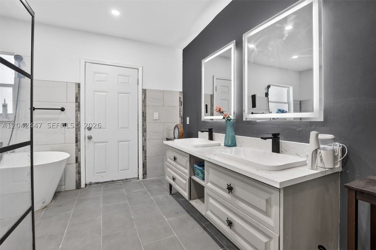 14401 Sw 23rd St - Photo 4 of 25