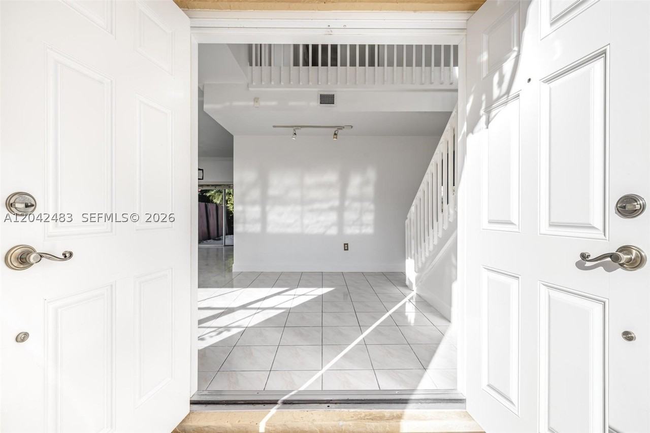 4671 Sw 154th Pl - Photo 3 of 31