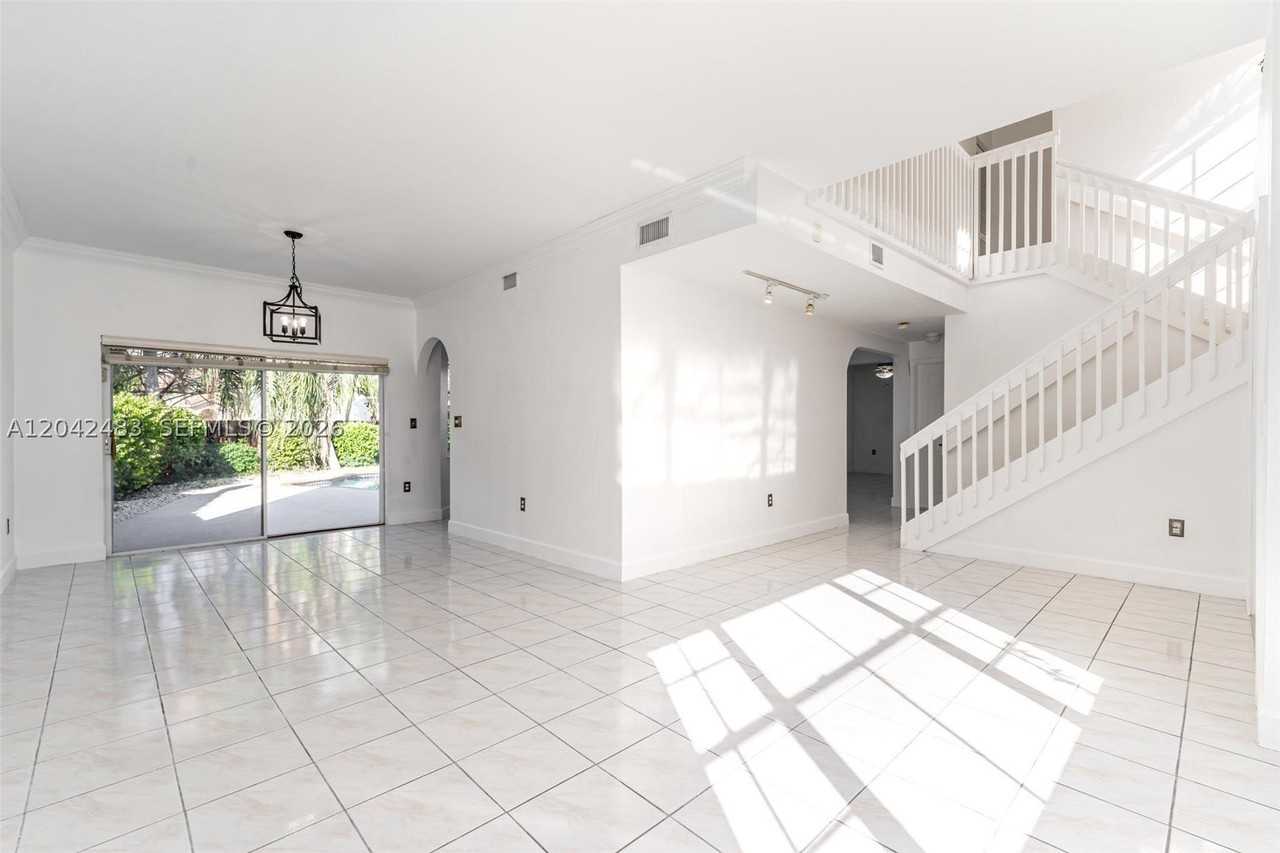 4671 Sw 154th Pl - Photo 5 of 31