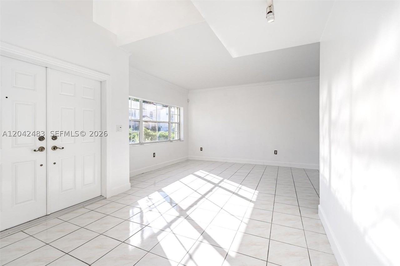 4671 Sw 154th Pl - Photo 6 of 31